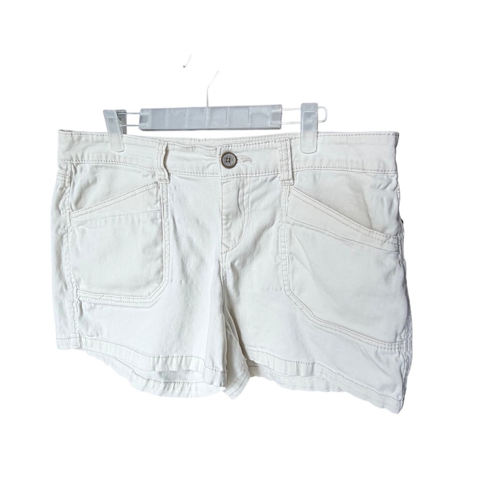 Unionbay Womens Cream Cargo Utility Shorts Size 13 31W Off White 3 Inch Inseam
